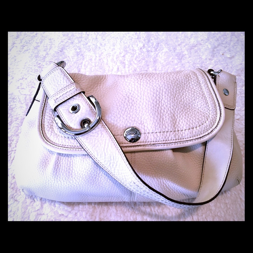 Coach NEW No Tags Hobo Classic Purse In White